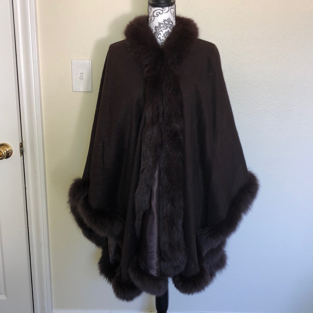 Chaarm New York Cashmere cape
